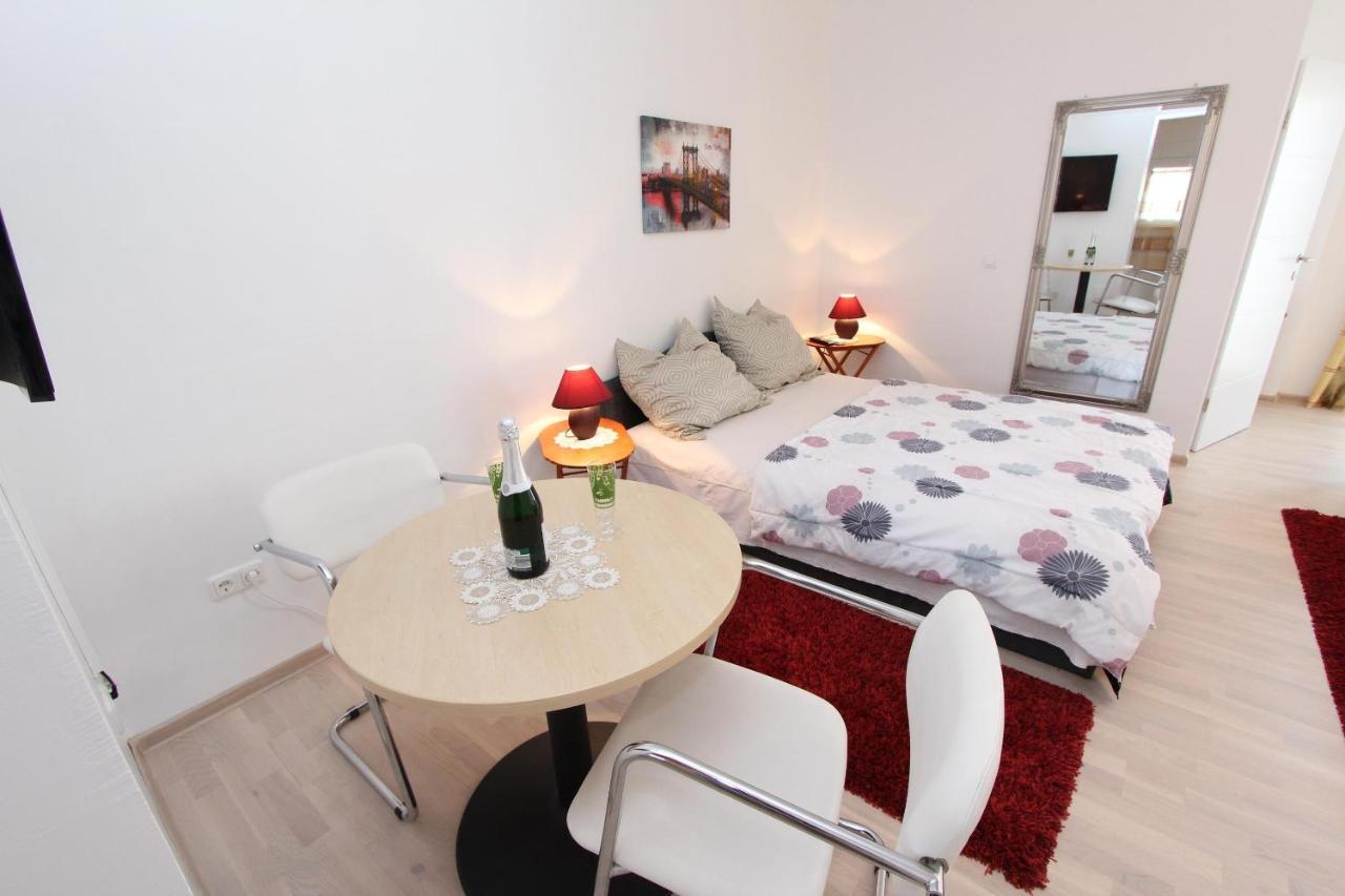 Rooms And Apartments Sally Rovinj Ngoại thất bức ảnh