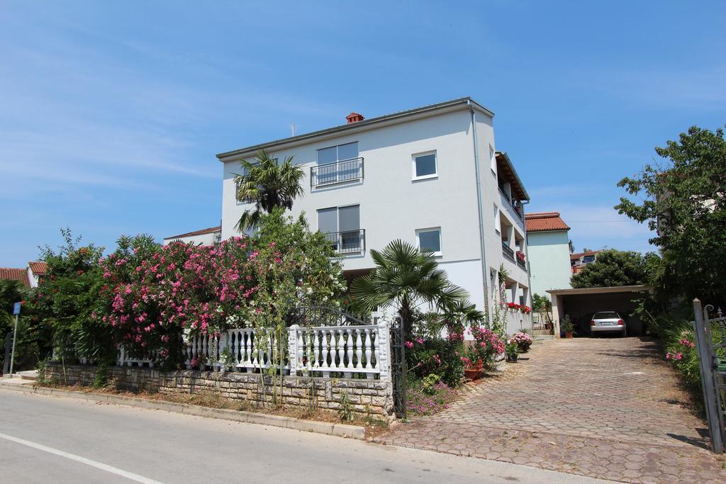 Rooms And Apartments Sally Rovinj Ngoại thất bức ảnh