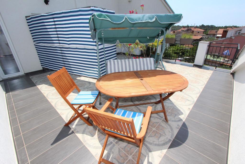Rooms And Apartments Sally Rovinj Ngoại thất bức ảnh
