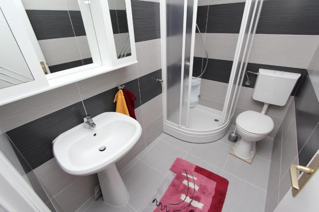 Rooms And Apartments Sally Rovinj Phòng bức ảnh