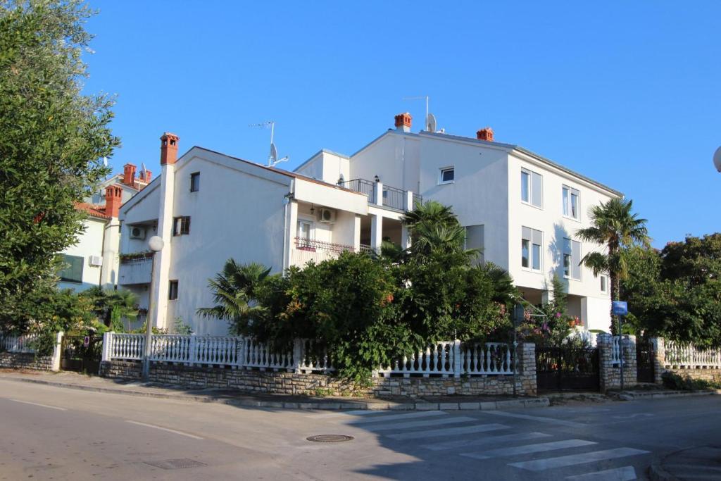 Rooms And Apartments Sally Rovinj Ngoại thất bức ảnh